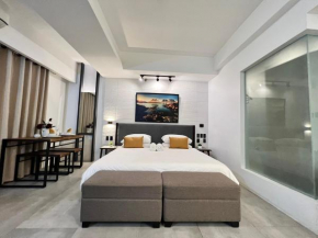 Comfty, Chic & Spacious Room with Parking & WiFi